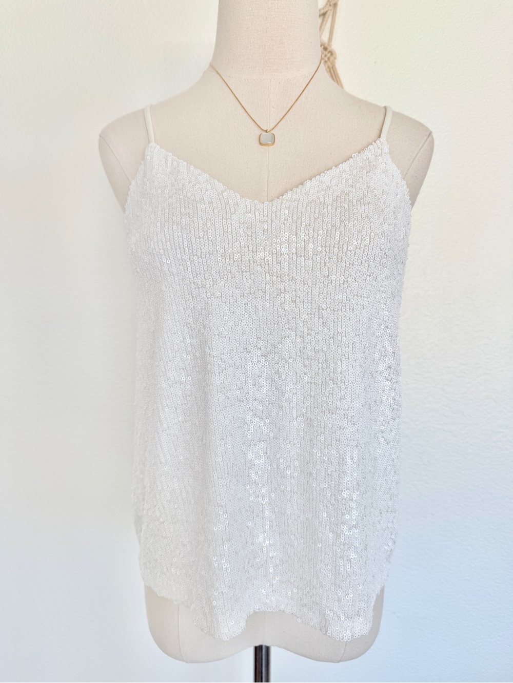 🤍 EXPRESS White Sparkly Sequin Cami Tank Top XS - Picture 1 of 12